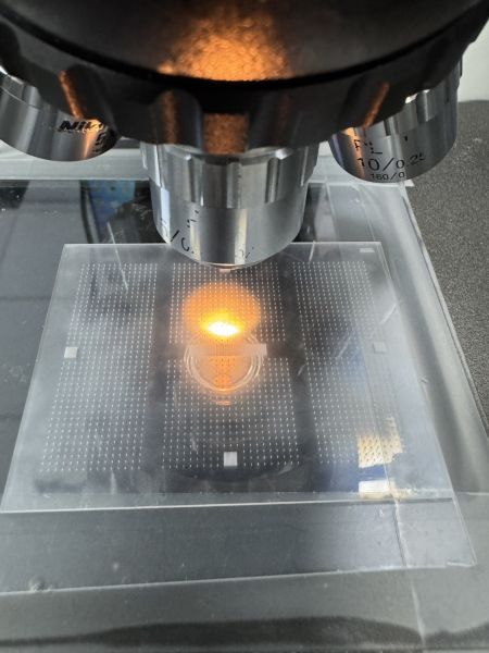 유리 관통 비아